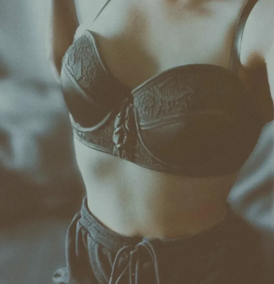 Emilia, 29
