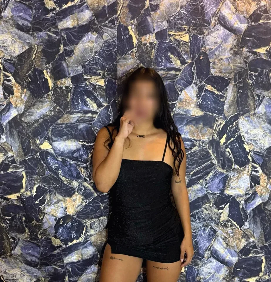 Özlem, 21