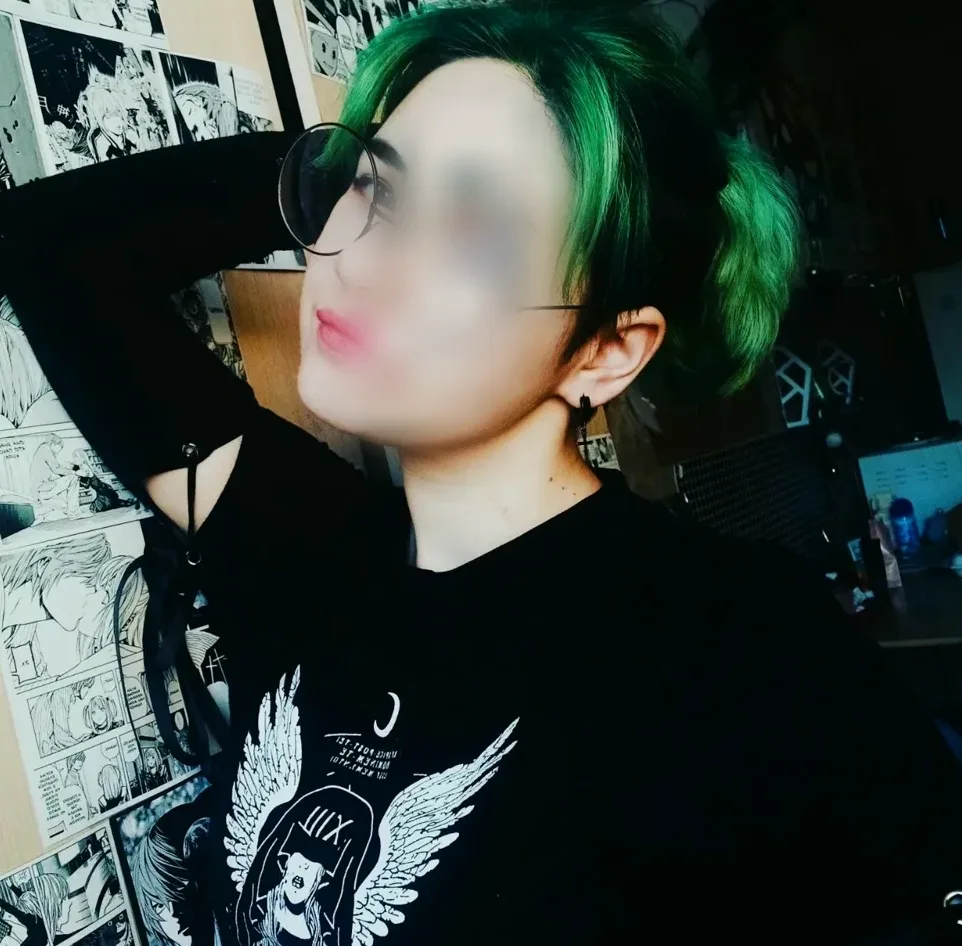Sabrina, 22