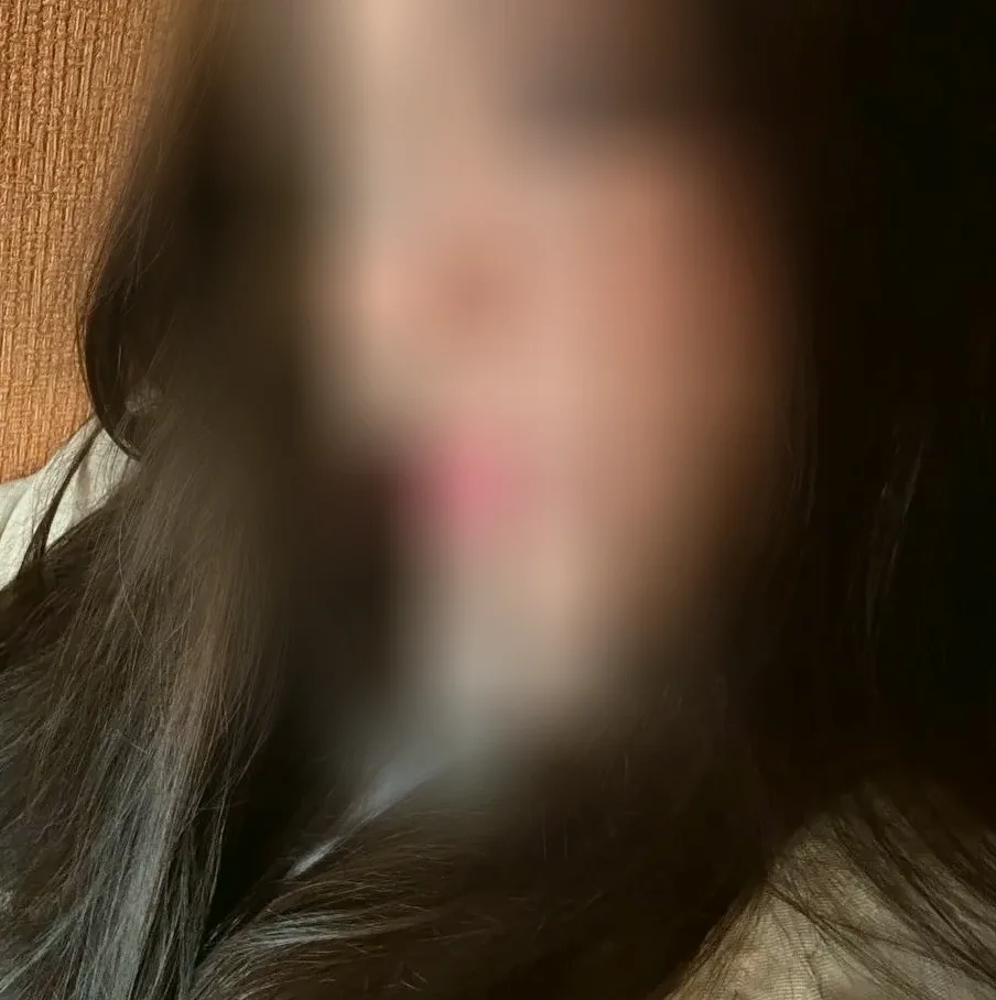 Zeynep, 20